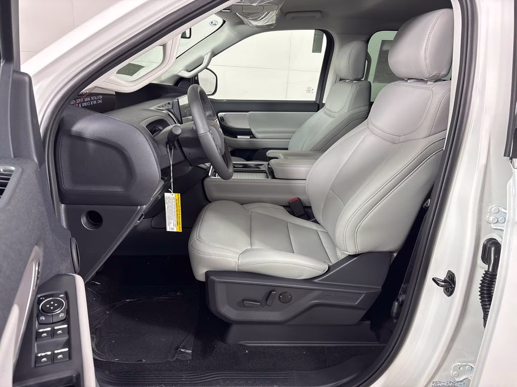 2026 Star White Metallic Tri-Coat Ford Expedition Max Active RWD SUV