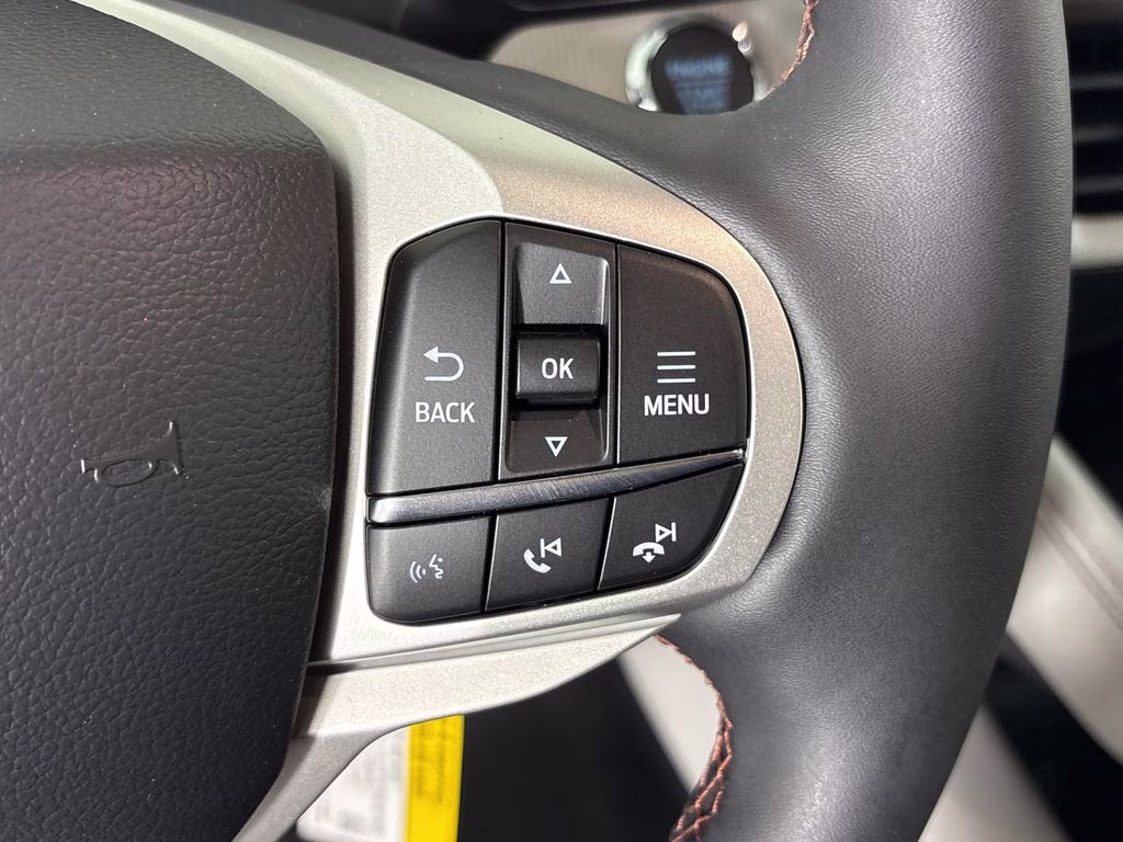 2026 Space White Metallic Ford Explorer Active RWD SUV