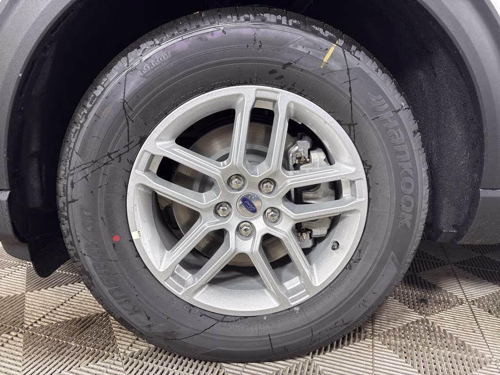 2026 Star White Metallic Tri-Coat Ford Explorer Active RWD SUV