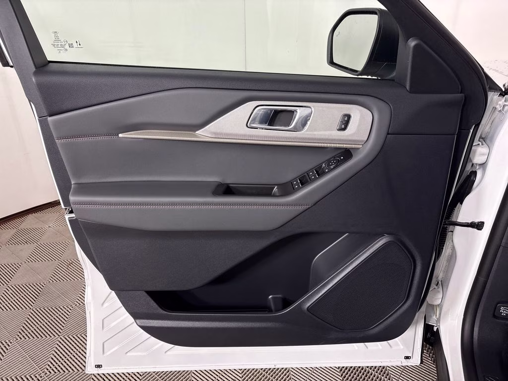 2026 Star White Metallic Tri-Coat Ford Explorer Active RWD SUV
