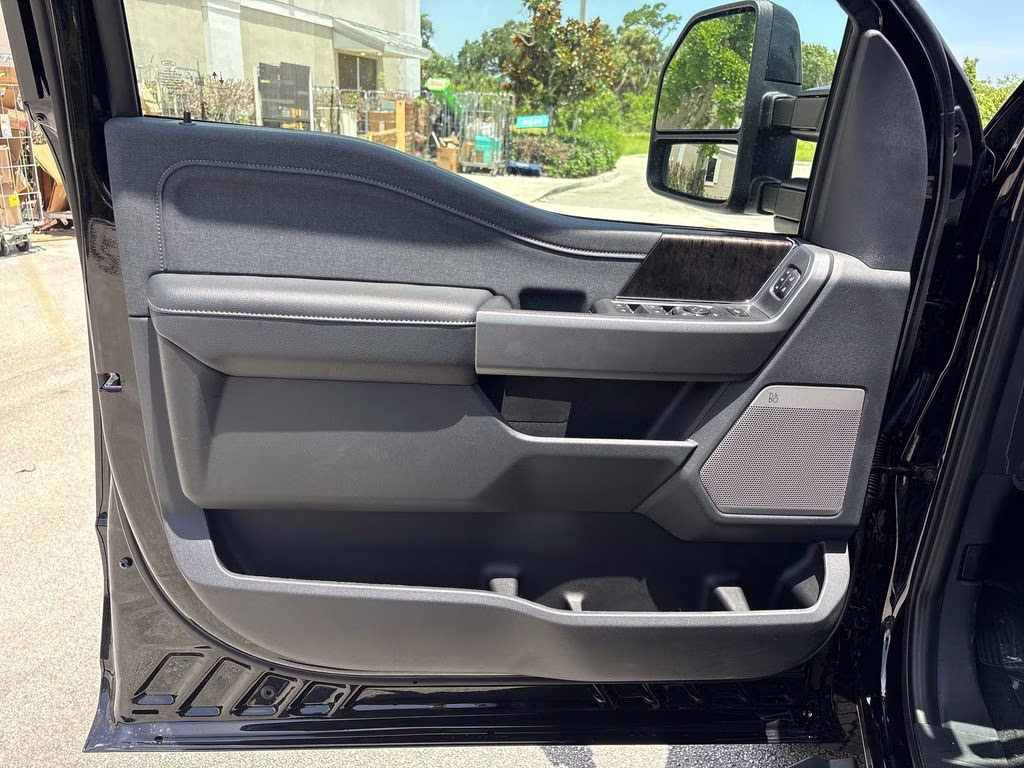 2026 Agate Black Metallic Ford Super Duty F-250 SRW Lariat 4X4 Truck