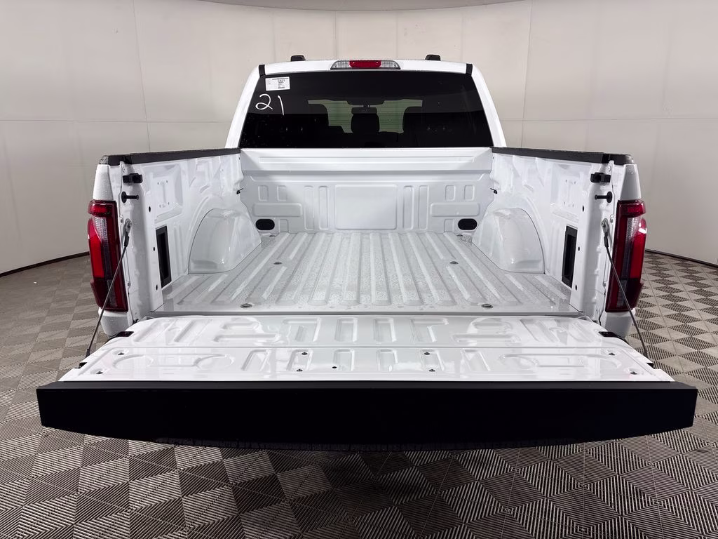 2026 Oxford White Ford F-150 Lariat RWD Truck