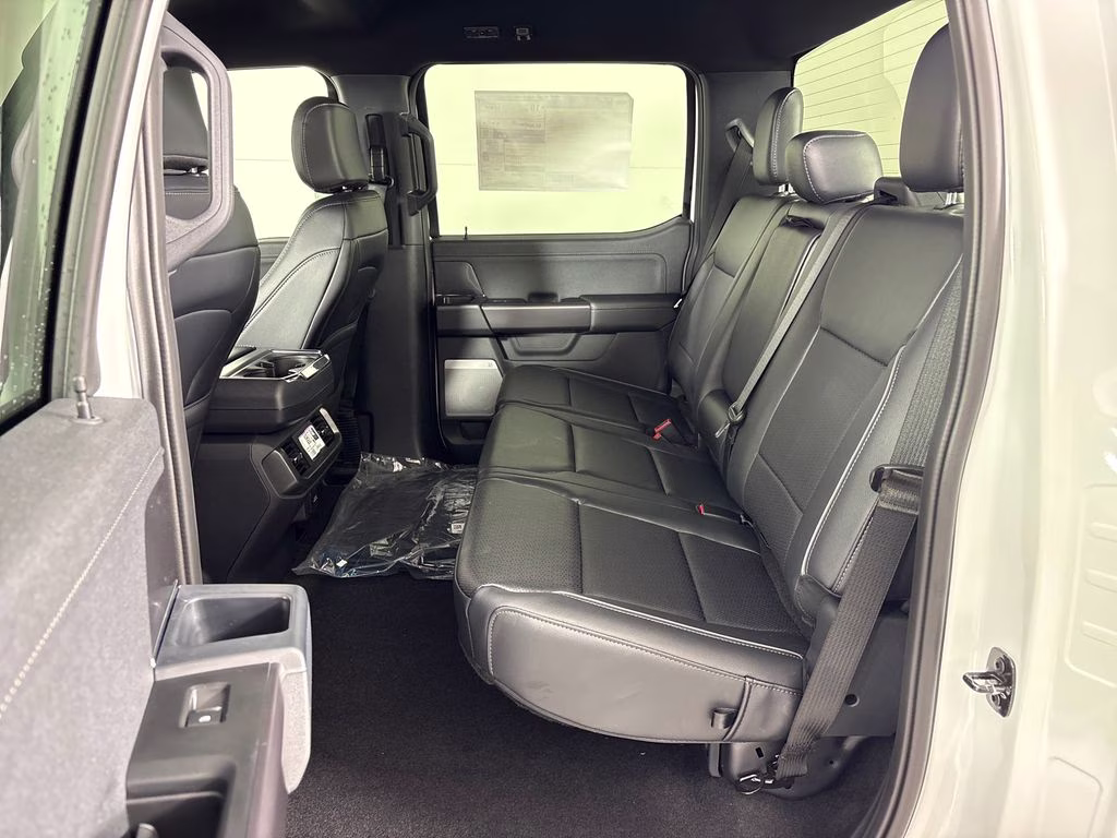 2026 Oxford White Ford F-150 Lariat RWD Truck