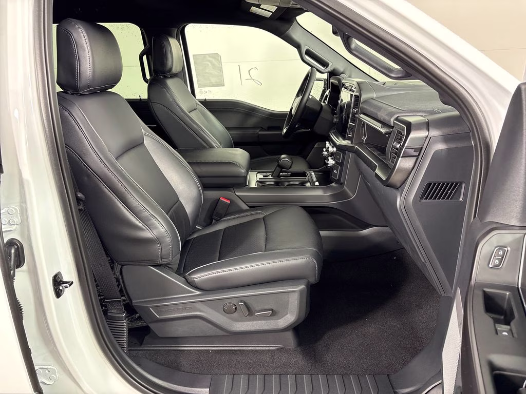 2026 Oxford White Ford F-150 Lariat RWD Truck