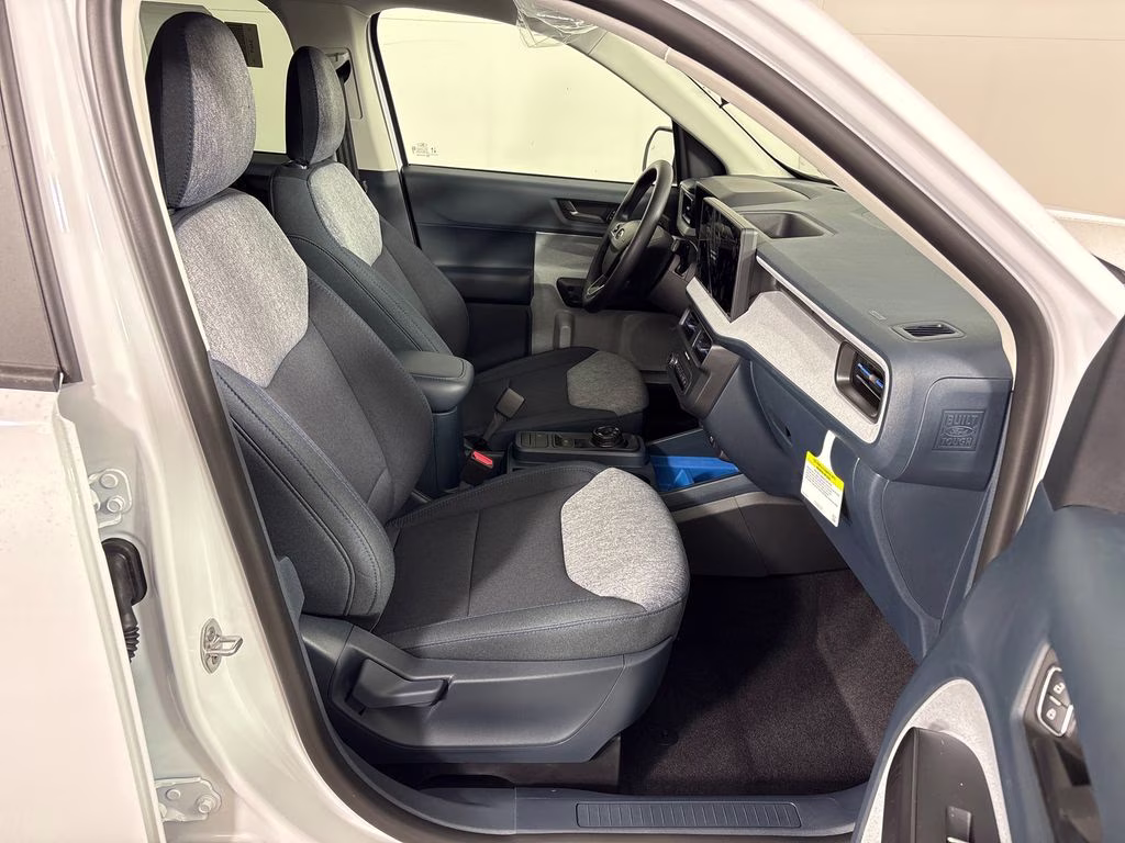 2026 Oxford White Ford Maverick XLT FWD Truck