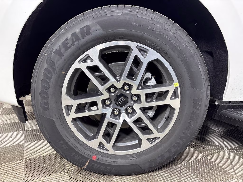 2026 Star White Metallic Tri-Coat Ford Expedition Max Active RWD SUV