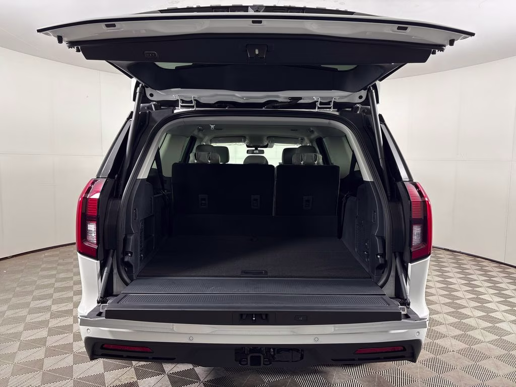 2026 Star White Metallic Tri-Coat Ford Expedition Max Active RWD SUV