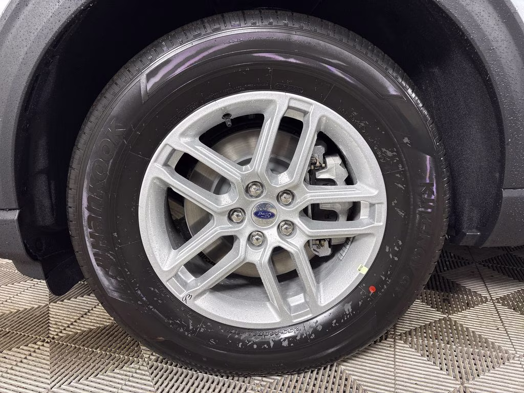 2026 Space White Metallic Ford Explorer Active RWD SUV