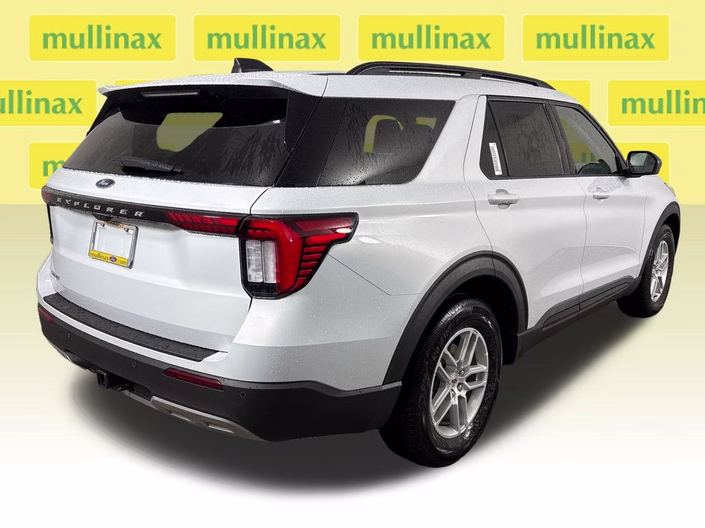 2026 Space White Metallic Ford Explorer Active RWD SUV