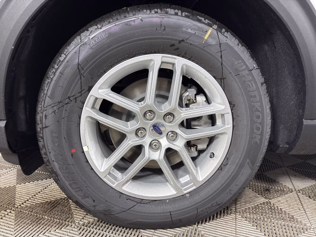 2026 Star White Metallic Tri-Coat Ford Explorer Active RWD SUV