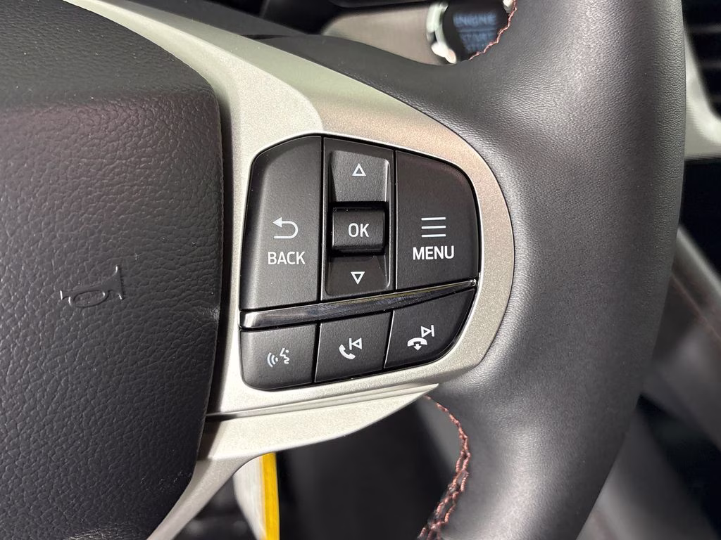 2026 Star White Metallic Tri-Coat Ford Explorer Active RWD SUV