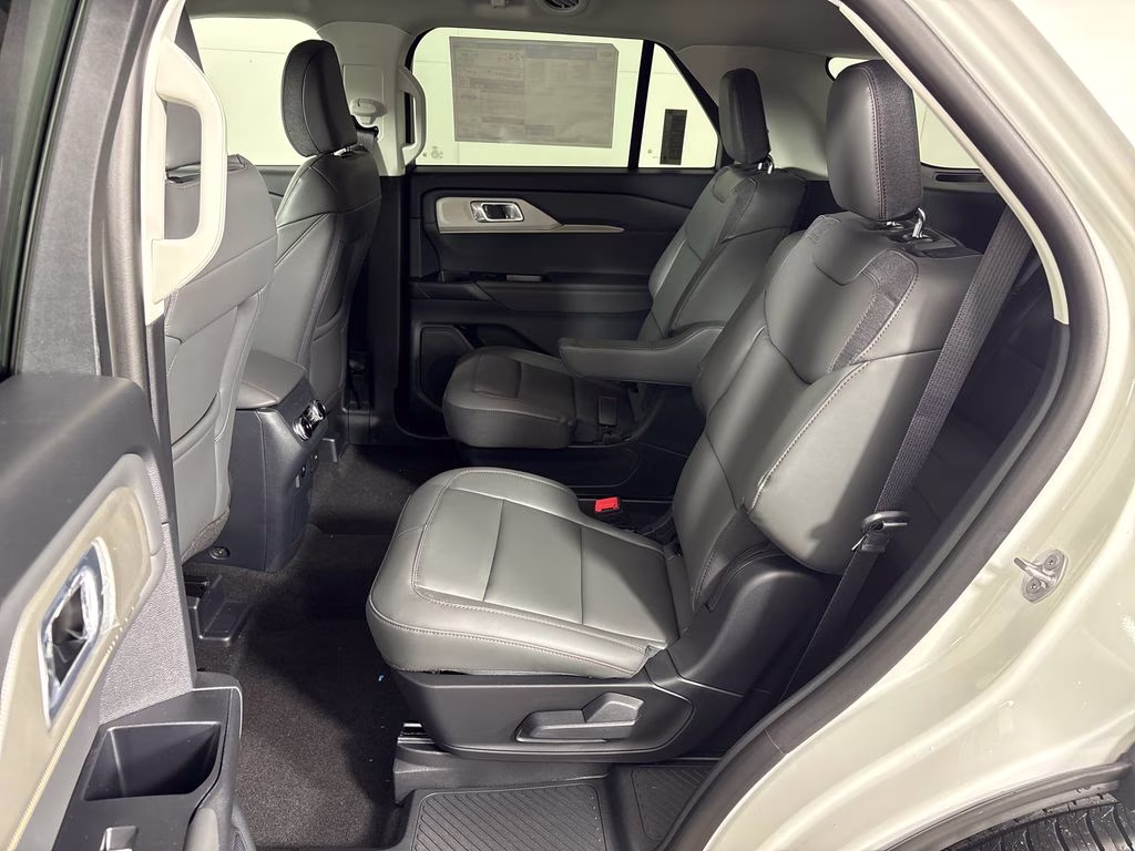 2026 Star White Metallic Tri-Coat Ford Explorer Active RWD SUV