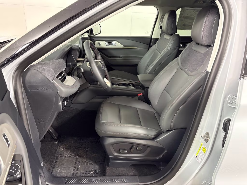 2026 Space White Metallic Ford Explorer Active RWD SUV