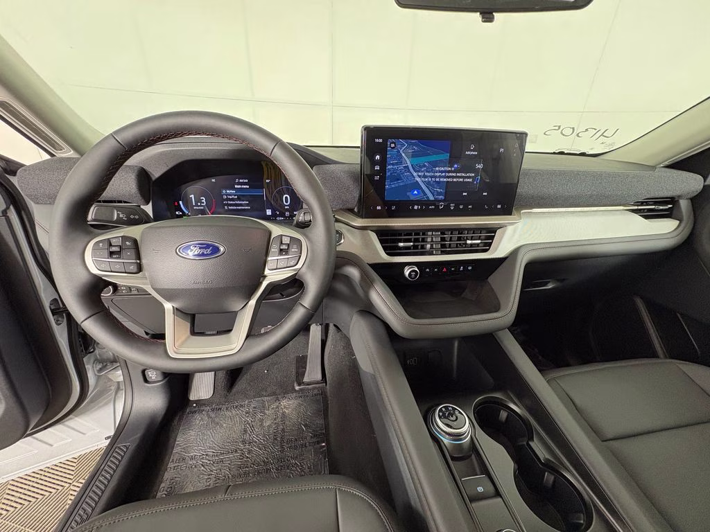 2026 Space White Metallic Ford Explorer Active RWD SUV