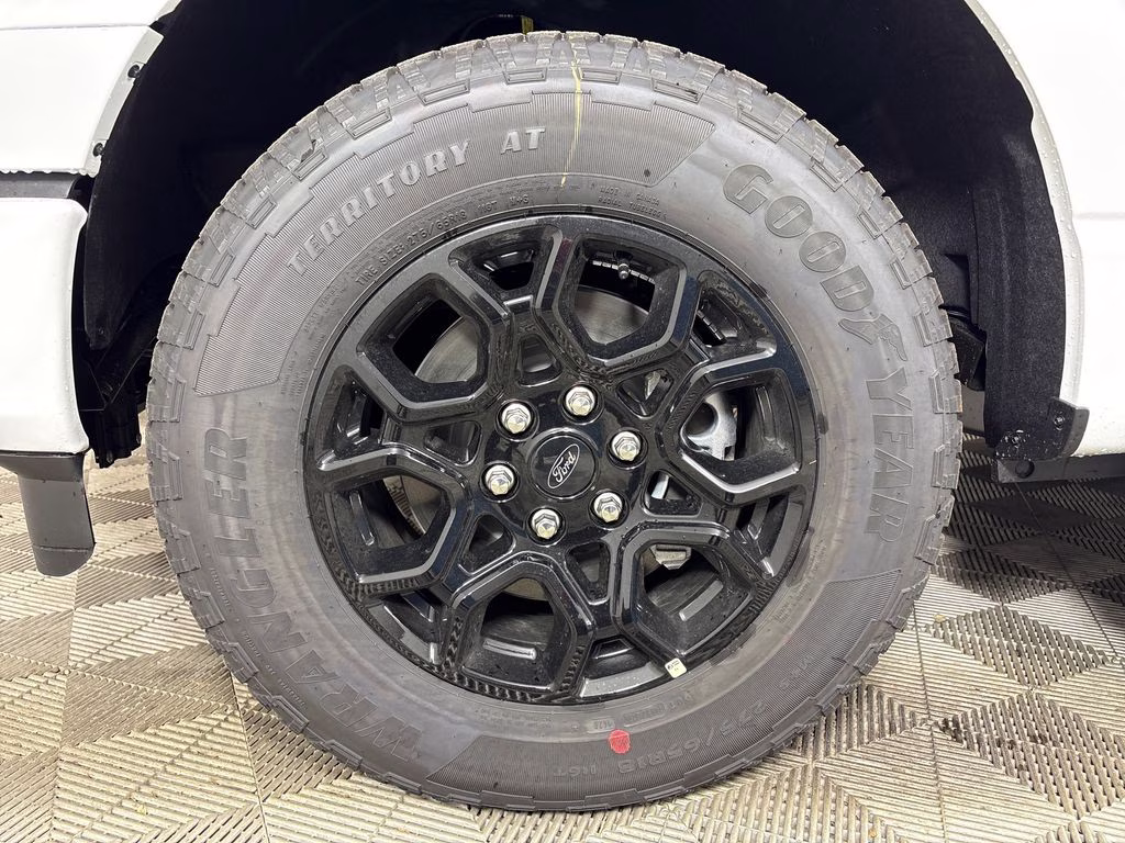 2026 Oxford White Ford F-150 Lariat RWD Truck