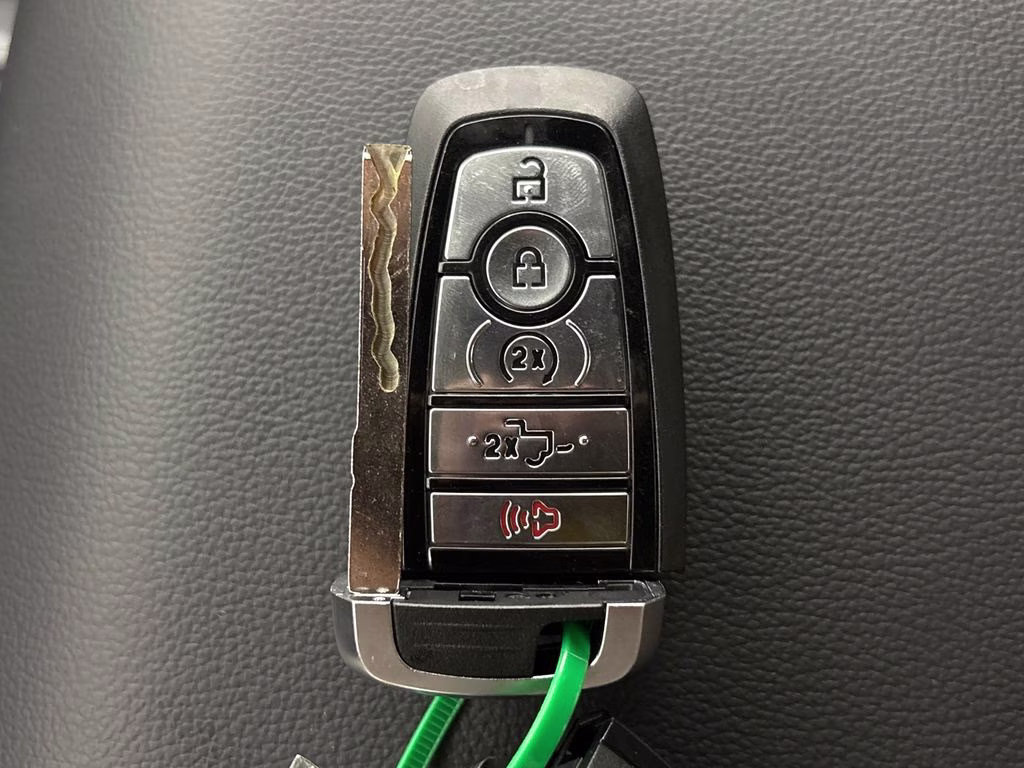 2026 Oxford White Ford F-150 Lariat RWD Truck