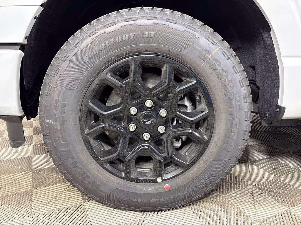 2026 Avalanche Ford F-150 Lariat RWD Truck