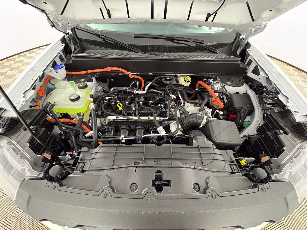2026 Oxford White Ford Maverick XLT FWD Truck