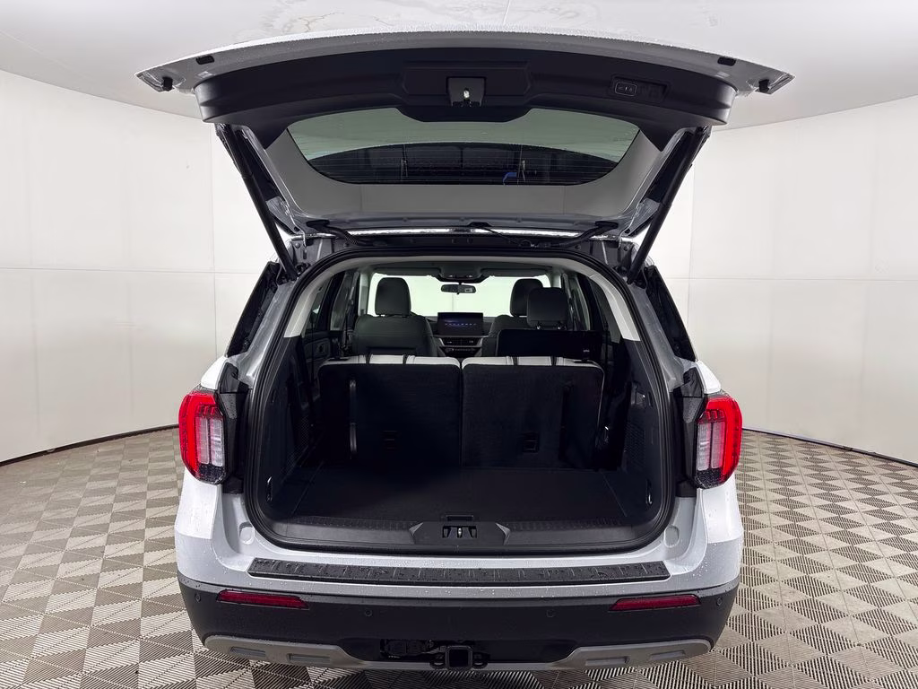2026 Space White Metallic Ford Explorer Active RWD SUV