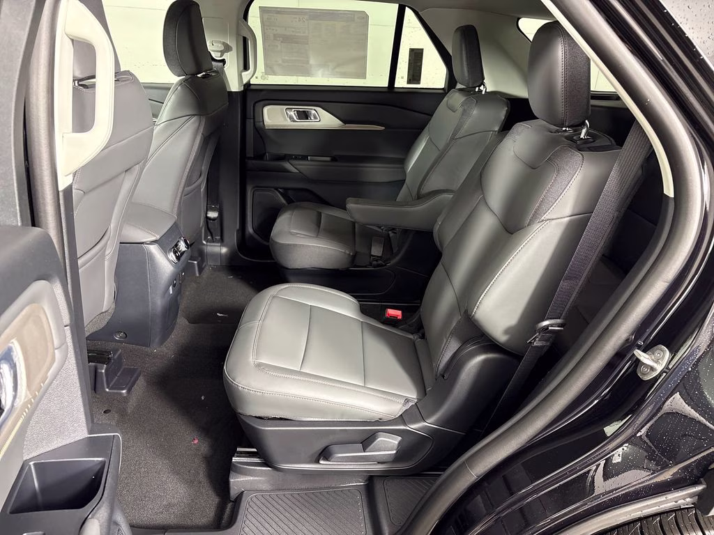 2026 Agate Black Metallic Ford Explorer Active RWD SUV
