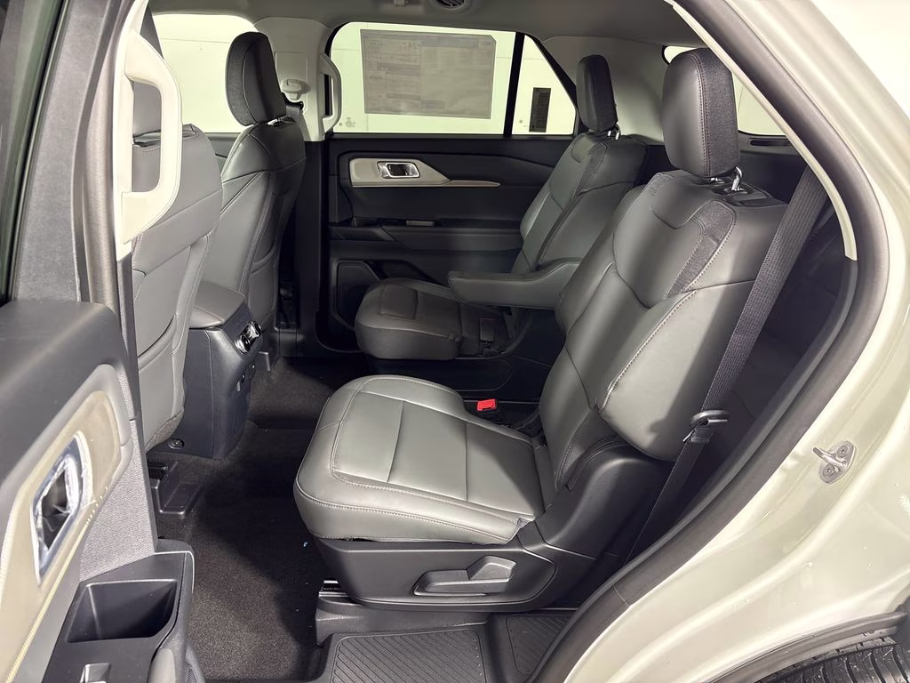2026 Star White Metallic Tri-Coat Ford Explorer Active RWD SUV
