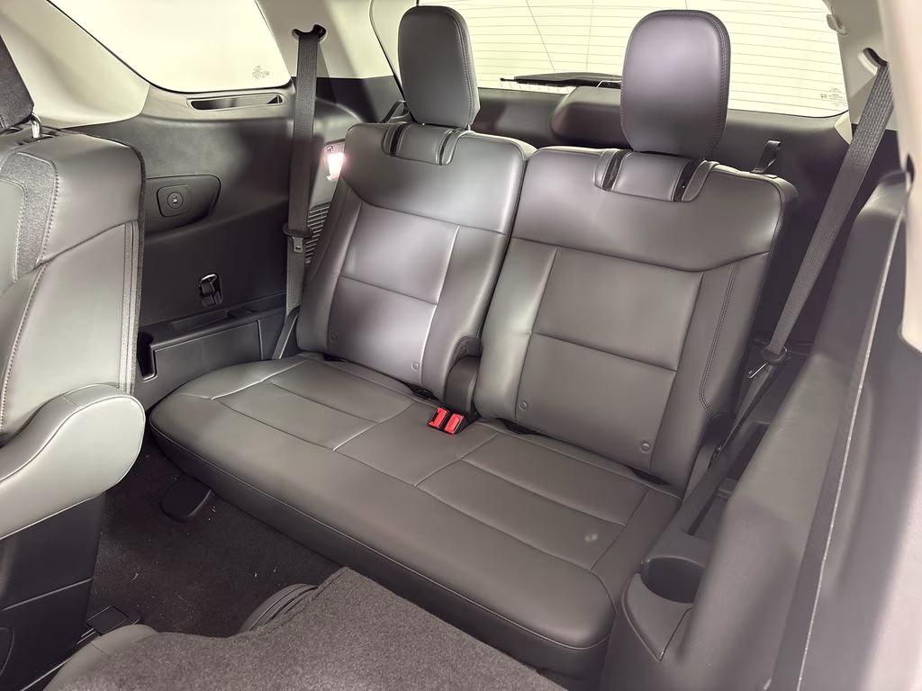 2026 Star White Metallic Tri-Coat Ford Explorer Active RWD SUV