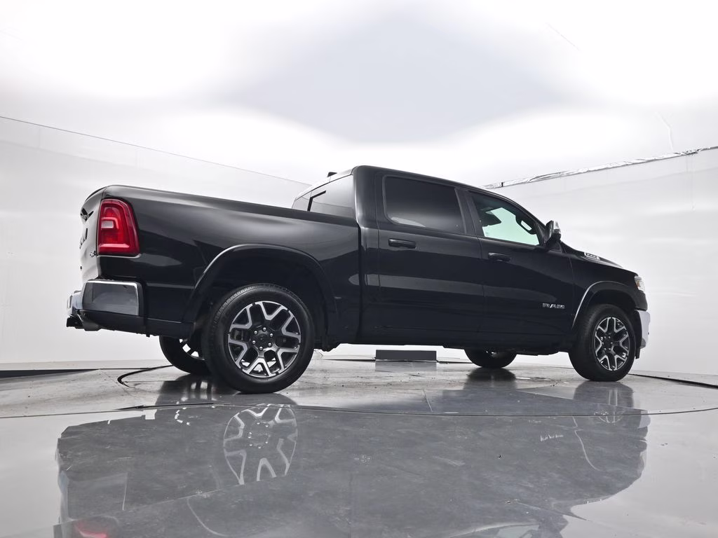 2026 Diamond Black Crystal Pearlcoat Ram 1500 Laramie 4X4 Truck
