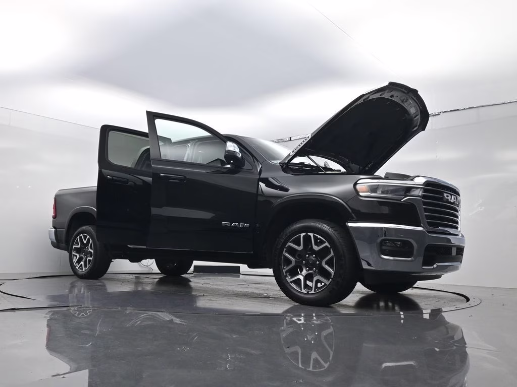 2026 Diamond Black Crystal Pearlcoat Ram 1500 Laramie 4X4 Truck