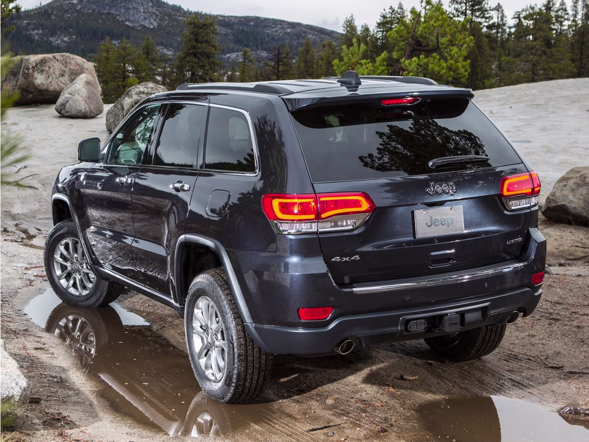 2015 Black Forest Green Pearlcoat Jeep Grand Cherokee Limited 4X4 SUV