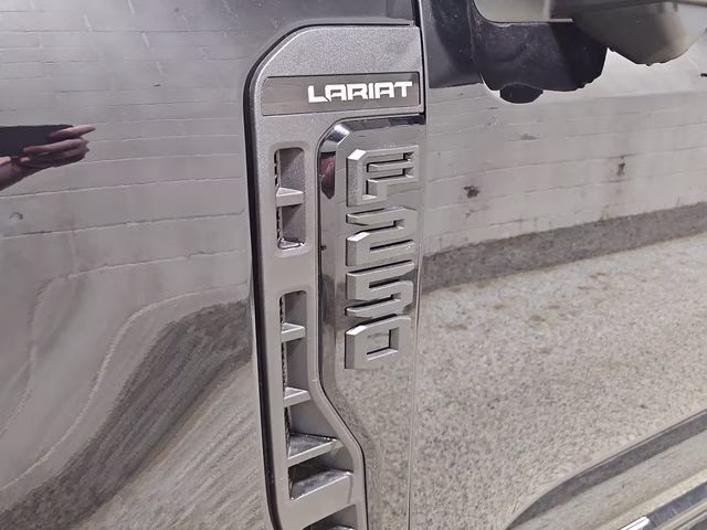 2026 Agate Black Metallic Ford Super Duty F-250 SRW Lariat Black Appearance 4X4 Truck