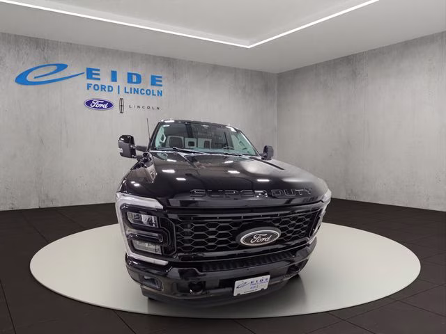 2026 Agate Black Metallic Ford Super Duty F-250 SRW Lariat Black Appearance 4X4 Truck