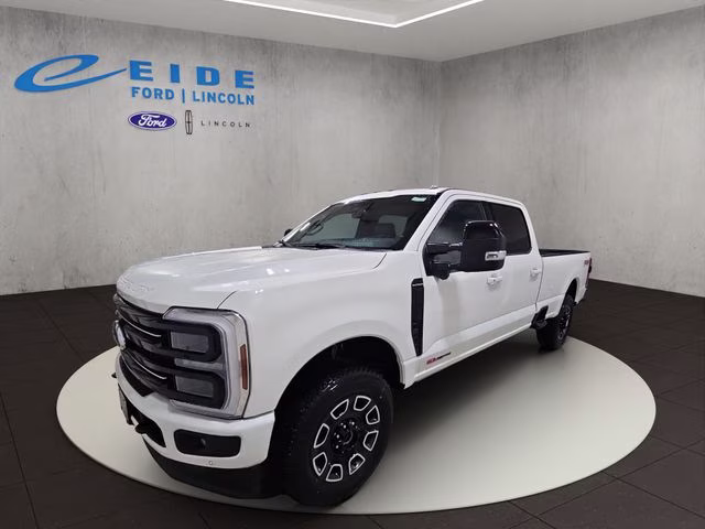 2026 Star White Metallic Tri-Coat Ford Super Duty F-350 SRW Platinum 4X4 Truck