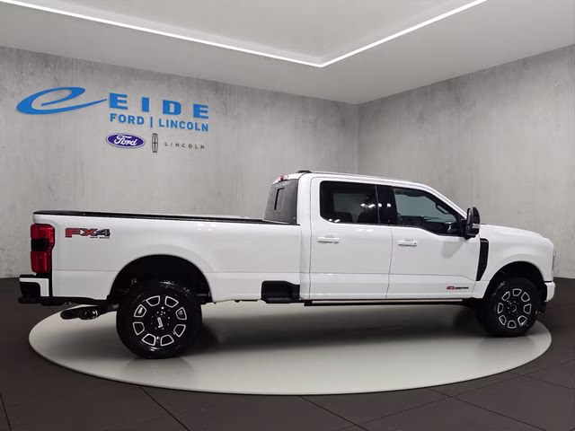 2026 Star White Metallic Tri-Coat Ford Super Duty F-350 SRW Platinum 4X4 Truck
