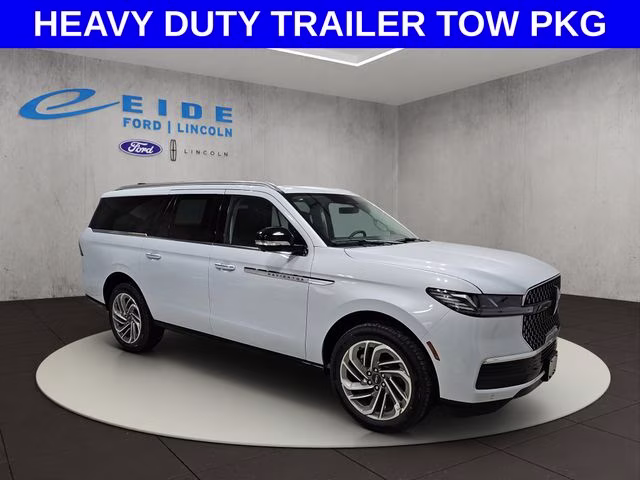 2026 Crystal White Metallic CC Lincoln Navigator L Reserve 4X4 SUV