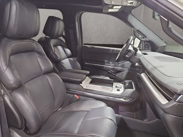 2026 Crystal White Metallic CC Lincoln Navigator L Reserve 4X4 SUV