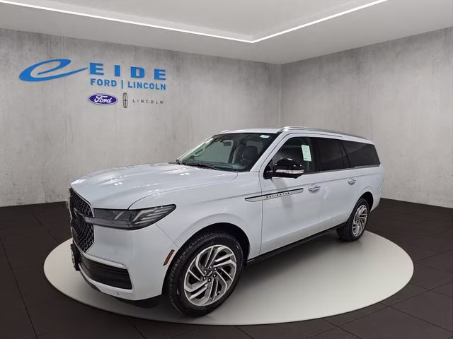 2026 Crystal White Metallic CC Lincoln Navigator L Reserve 4X4 SUV
