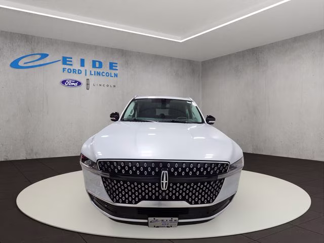 2026 Crystal White Metallic CC Lincoln Navigator L Reserve 4X4 SUV