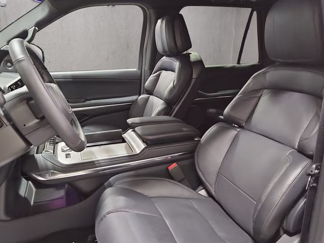 2026 Crystal White Metallic CC Lincoln Navigator L Reserve 4X4 SUV