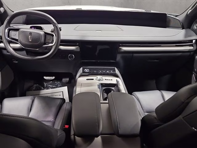 2026 Crystal White Metallic CC Lincoln Navigator L Reserve 4X4 SUV