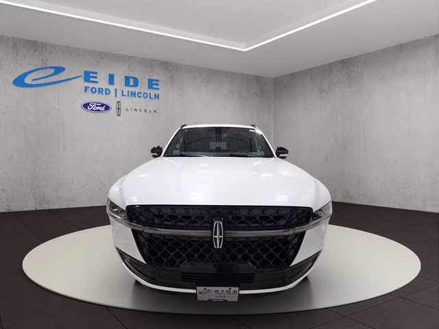 2026 Pristine White Metallic Tri-Coat Lincoln Navigator L Reserve 4X4 SUV