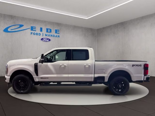 2026 Star White Metallic Tri-Coat Ford Super Duty F-250 SRW Lariat Black Appearance 4X4 Truck