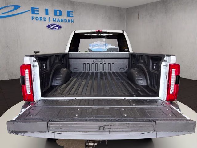 2026 Star White Metallic Tri-Coat Ford Super Duty F-250 SRW Lariat Black Appearance 4X4 Truck