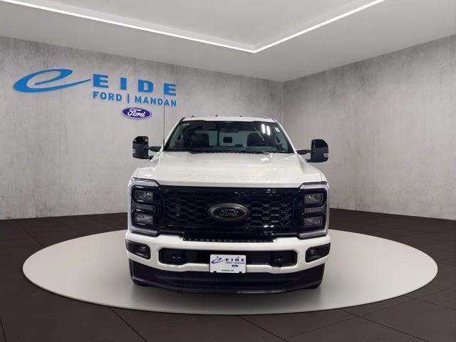 2026 Star White Metallic Tri-Coat Ford Super Duty F-250 SRW Lariat Black Appearance 4X4 Truck