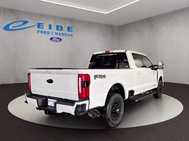 2026 Star White Metallic Tri-Coat Ford Super Duty F-250 SRW Lariat Black Appearance 4X4 Truck