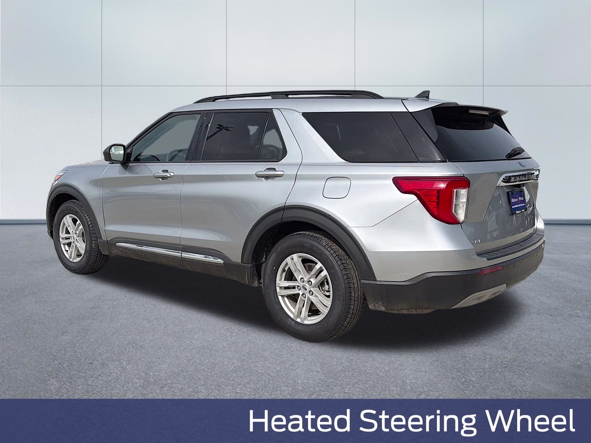 2024 Iconic Silver Metallic Ford Explorer XLT RWD SUV