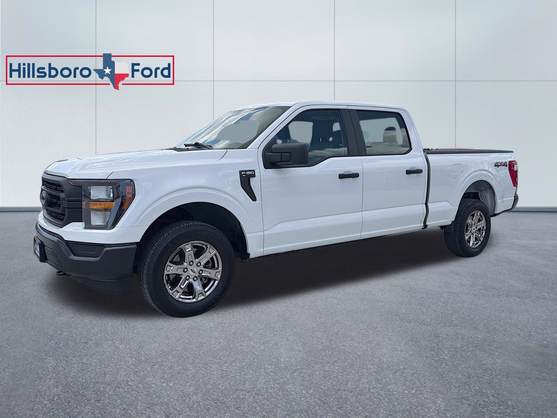 2023 Oxford White Ford F-150 XL 4X4 Truck