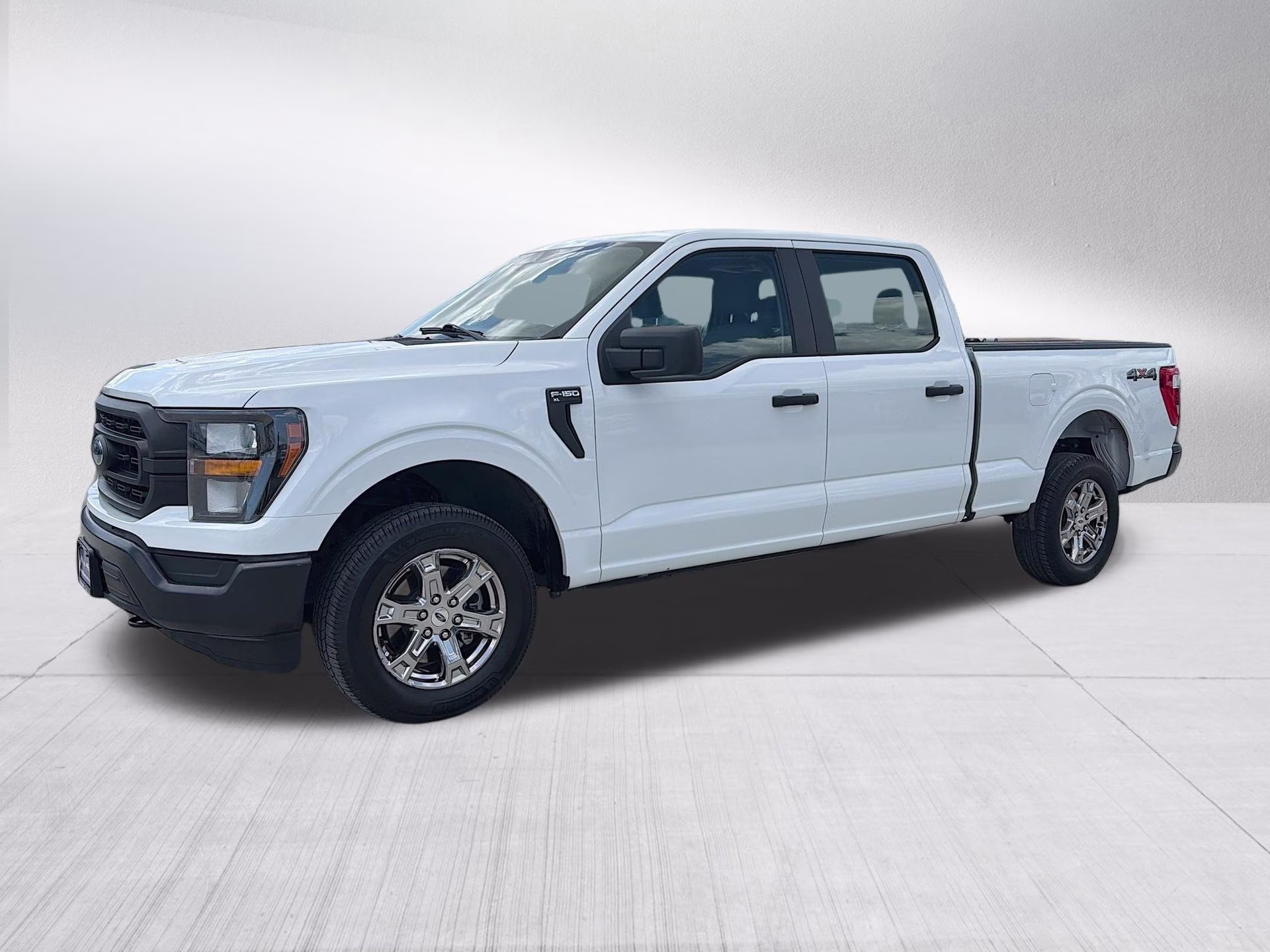 2023 Oxford White Ford F-150 XL 4X4 Truck