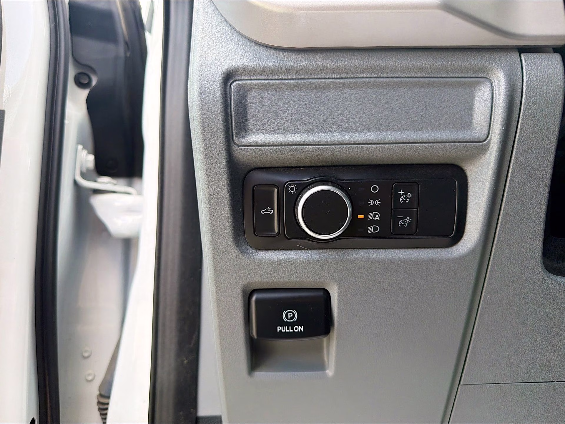 2023 Oxford White Ford F-150 XL 4X4 Truck