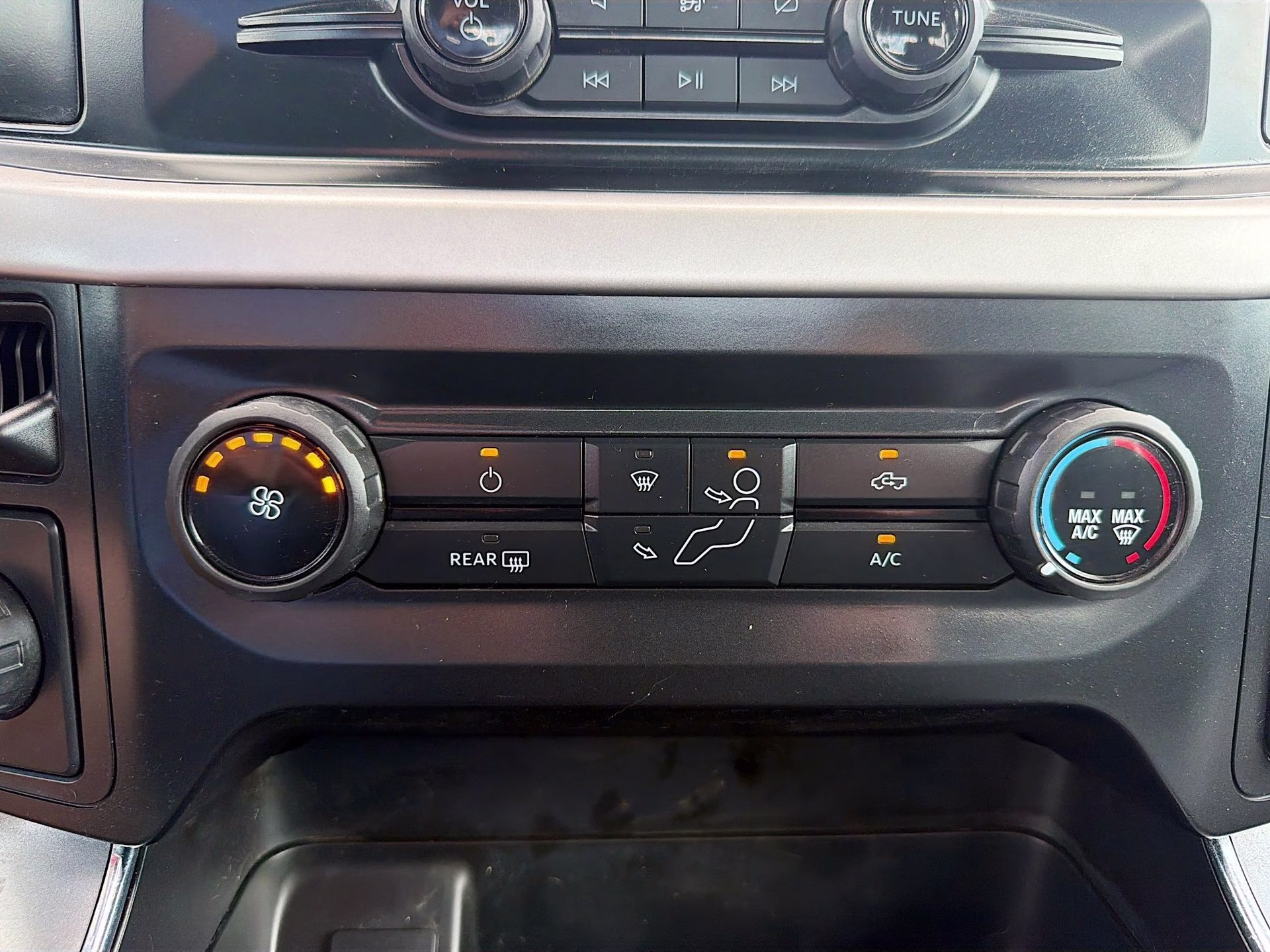 2023 Oxford White Ford F-150 XL 4X4 Truck