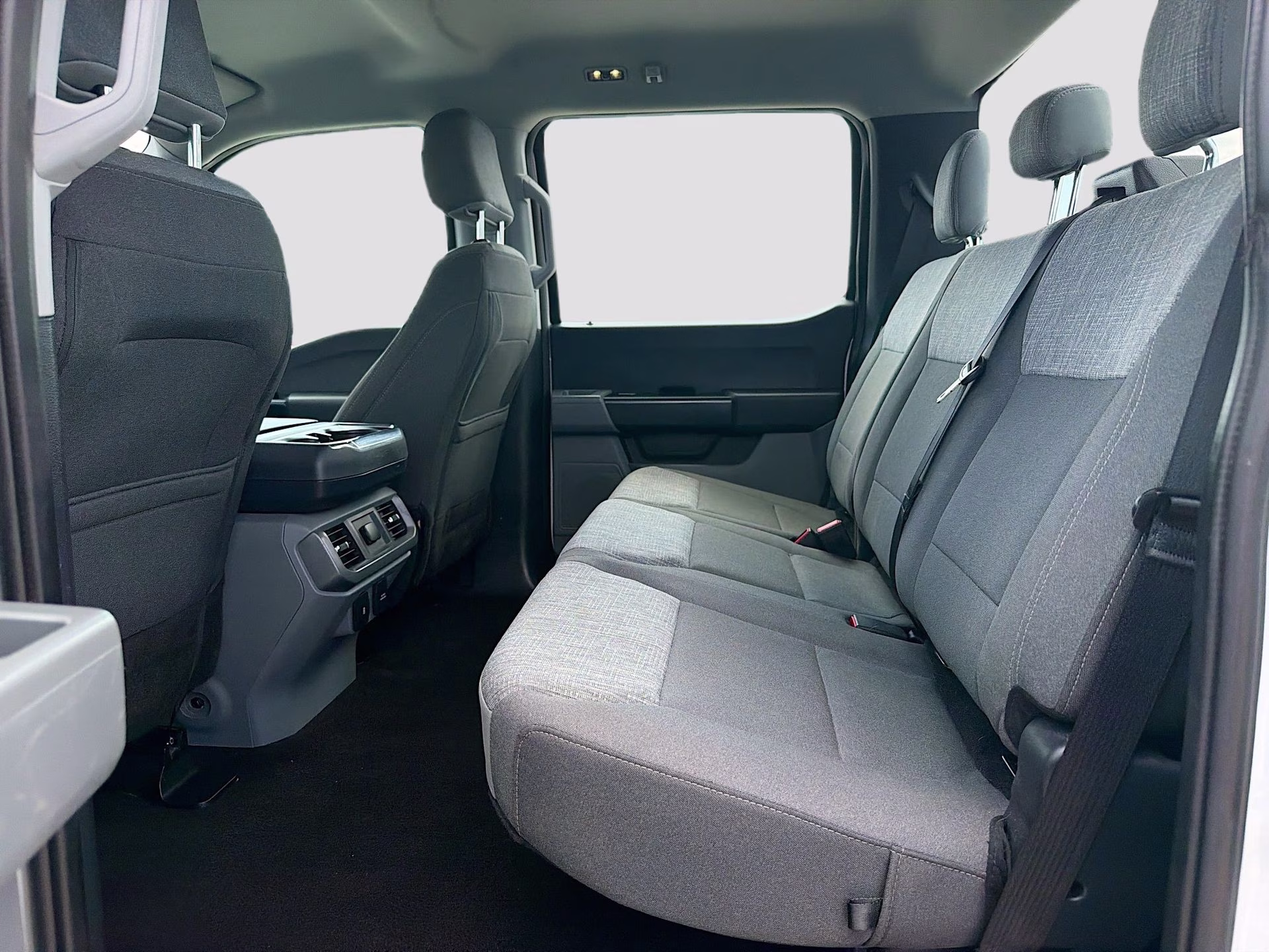 2023 Oxford White Ford F-150 XL 4X4 Truck